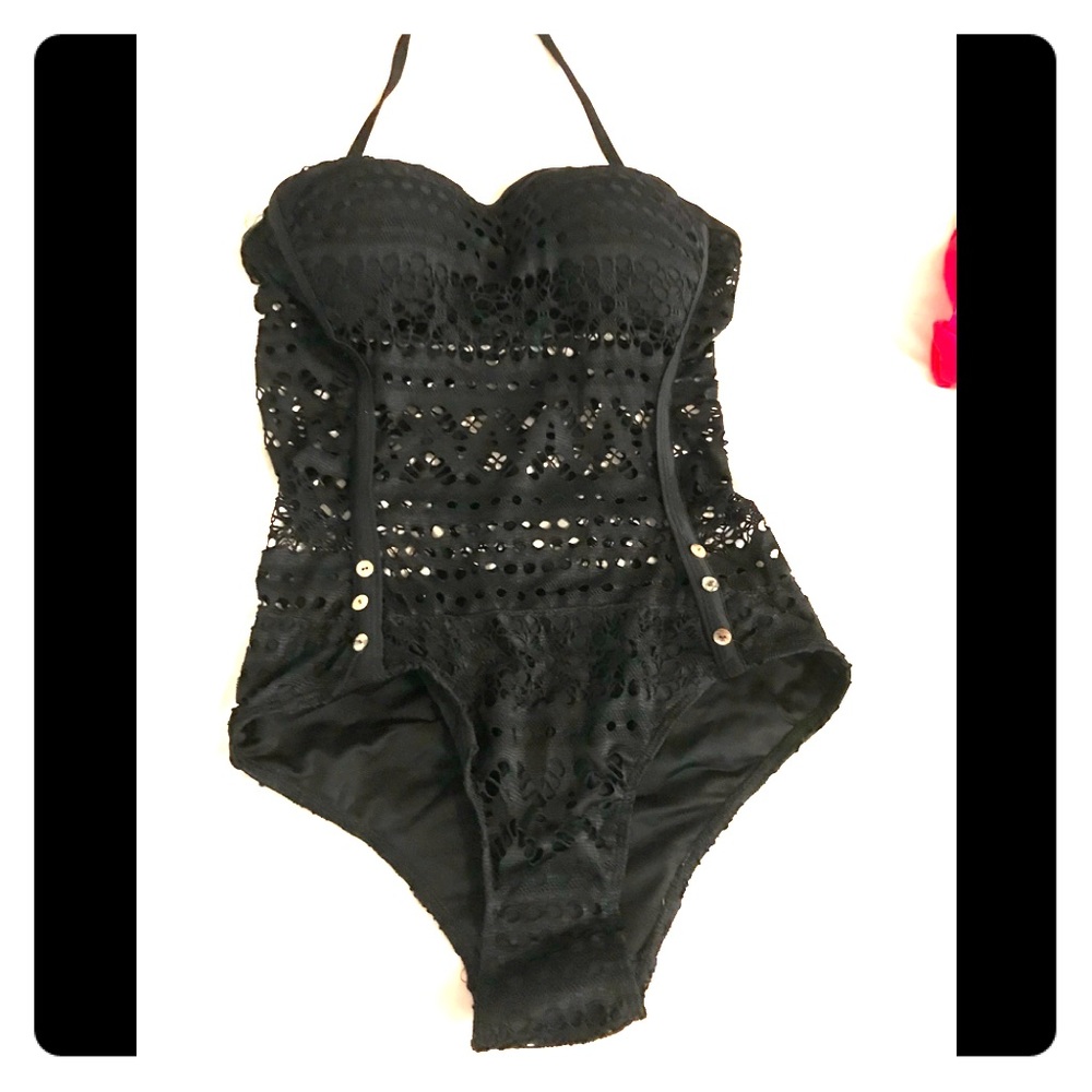 Black 1pc bathing suit